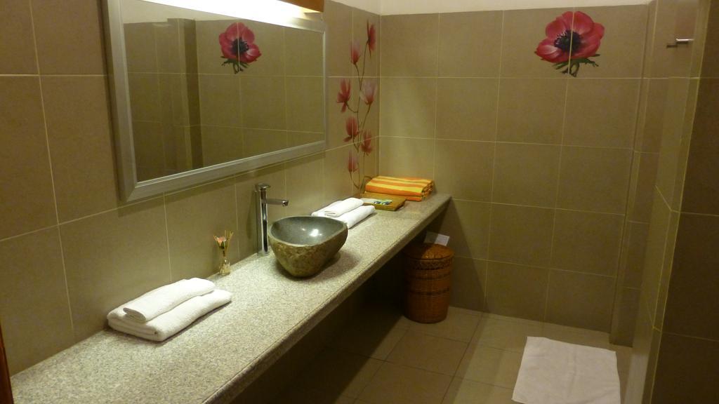 Rumah Kita Villa/Hotel Kalibaru Habitación foto