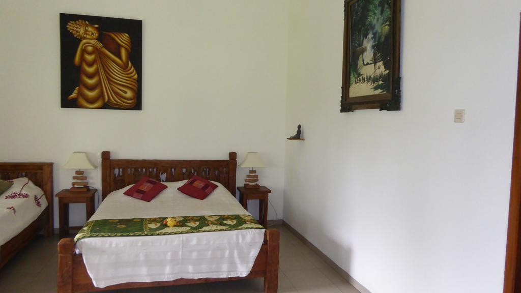 Rumah Kita Villa/Hotel Kalibaru Habitación foto
