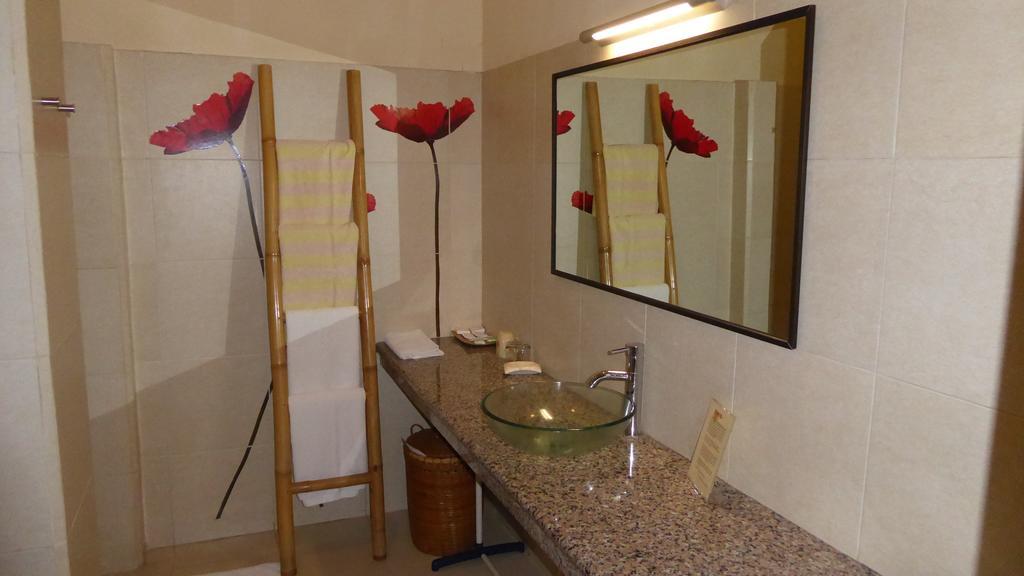 Rumah Kita Villa/Hotel Kalibaru Habitación foto
