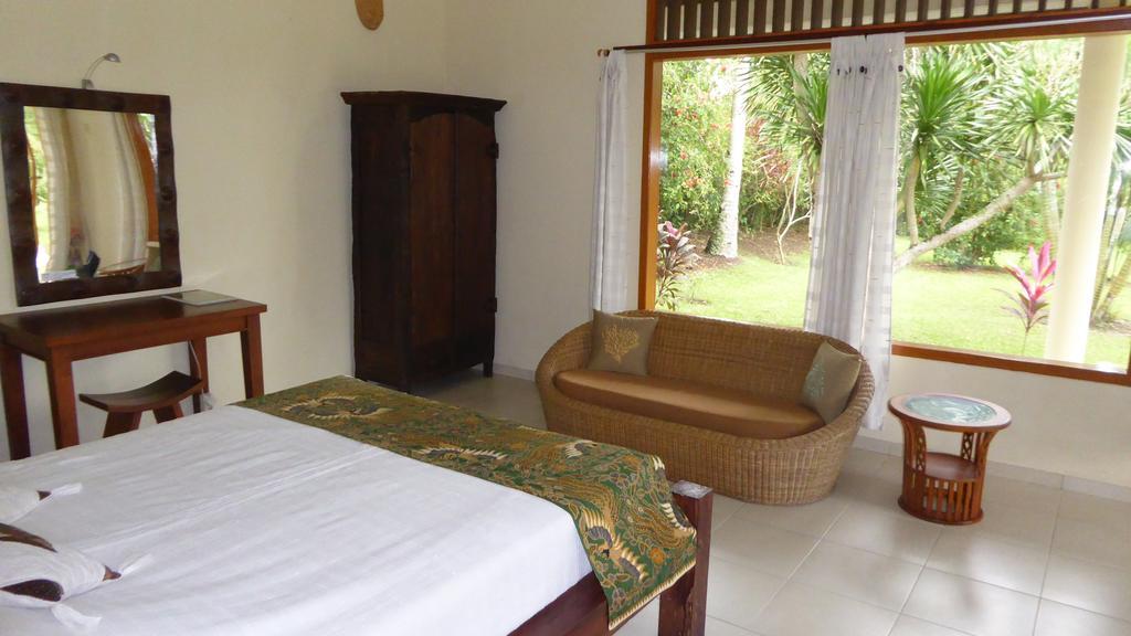 Rumah Kita Villa/Hotel Kalibaru Habitación foto