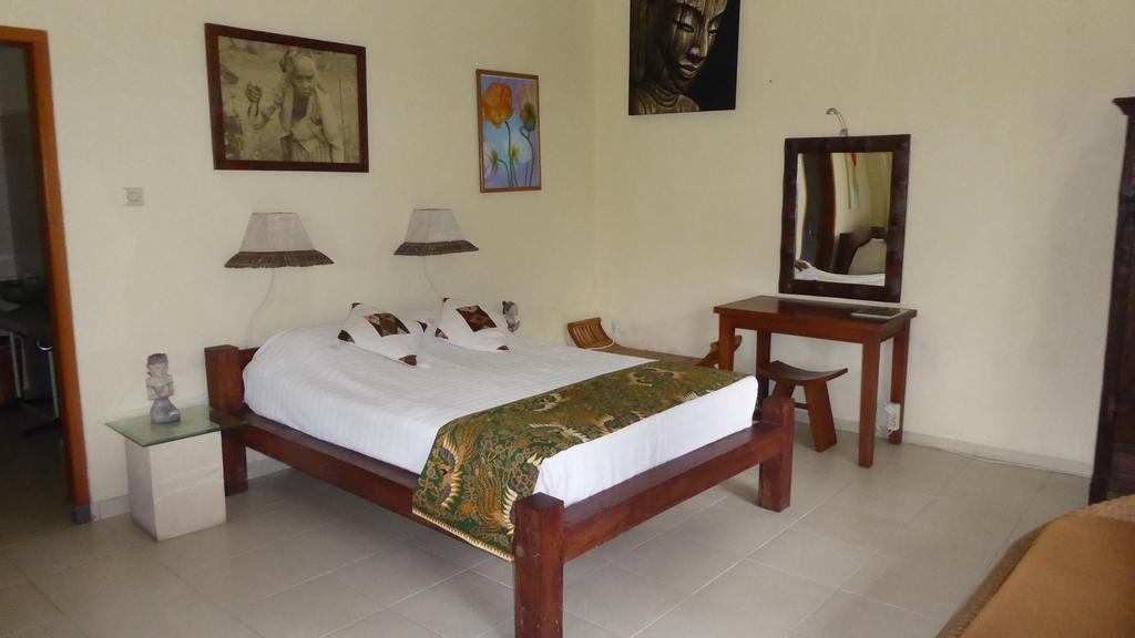 Rumah Kita Villa/Hotel Kalibaru Habitación foto