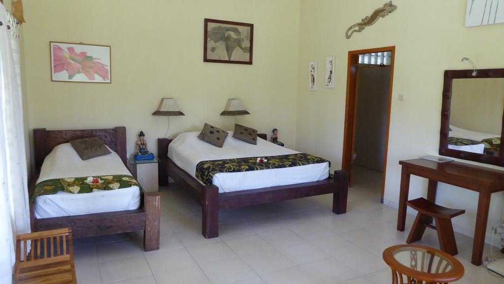 Rumah Kita Villa/Hotel Kalibaru Habitación foto