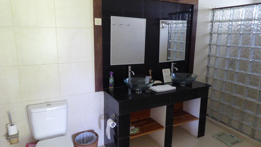 Rumah Kita Villa/Hotel Kalibaru Habitación foto