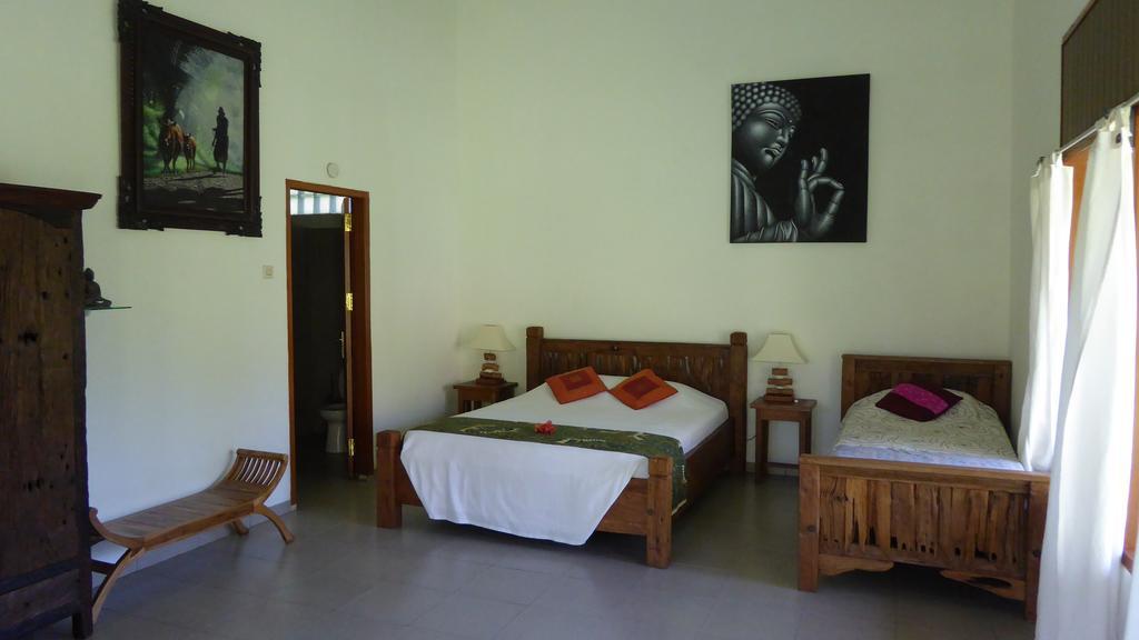 Rumah Kita Villa/Hotel Kalibaru Habitación foto